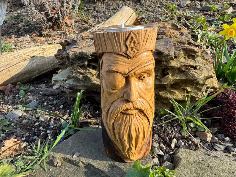 Handgeschnitzte Odin-Holzfigur