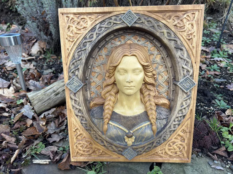 Freya-Wandbild als Relief